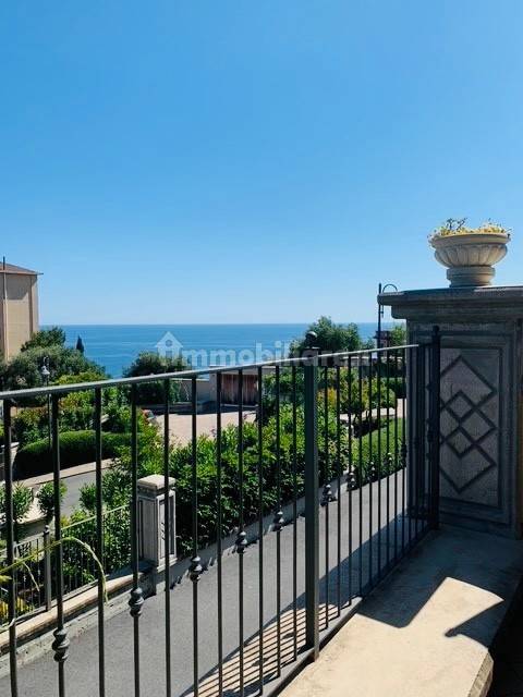 Foto 1 - Quadrilocale via Gabriele D'Annunzio 14/5, Porto Maurizio, Imperia