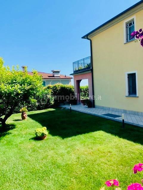 Foto 1 - Quadrilocale via Gabriele D'Annunzio 14/5, Porto Maurizio, Imperia