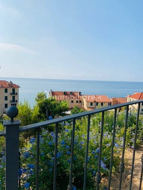 Foto 1 - Quadrilocale via Gabriele D'Annunzio 14/5, Porto Maurizio, Imperia