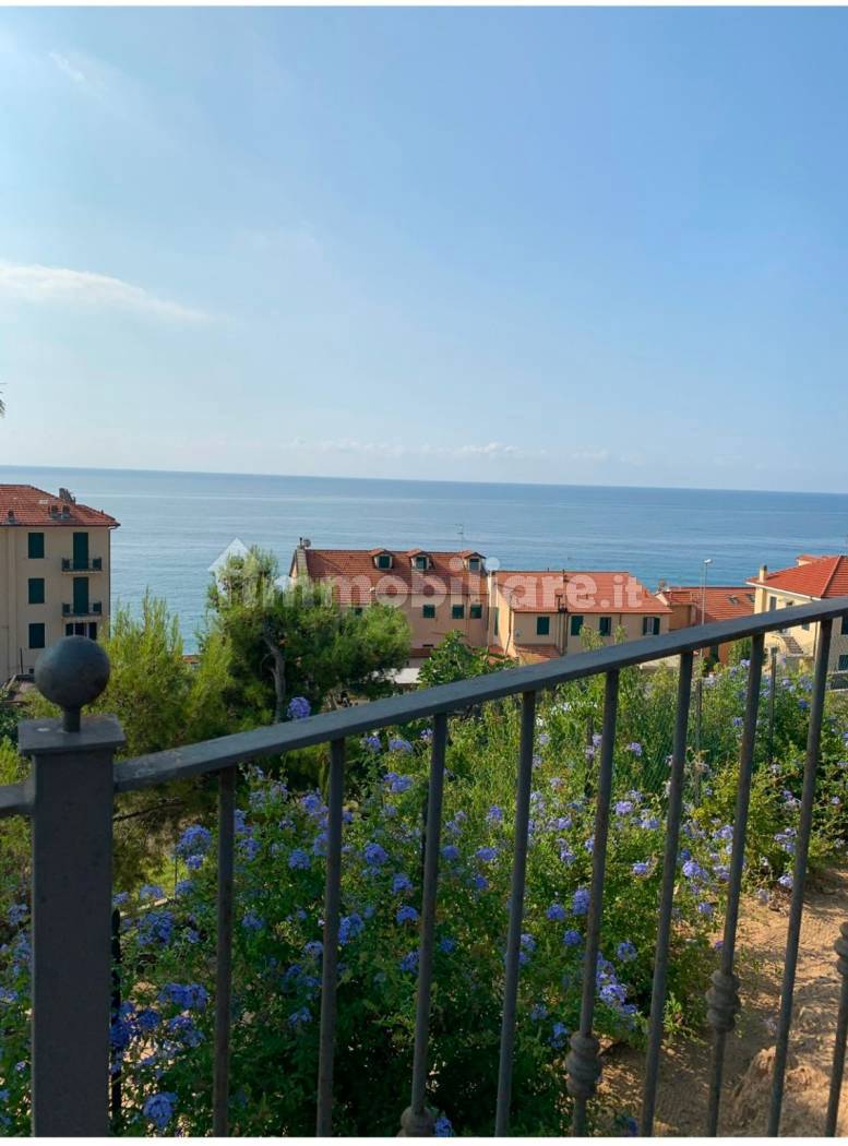 Foto 1 - Quadrilocale via Gabriele D'Annunzio 14/5, Porto Maurizio, Imperia